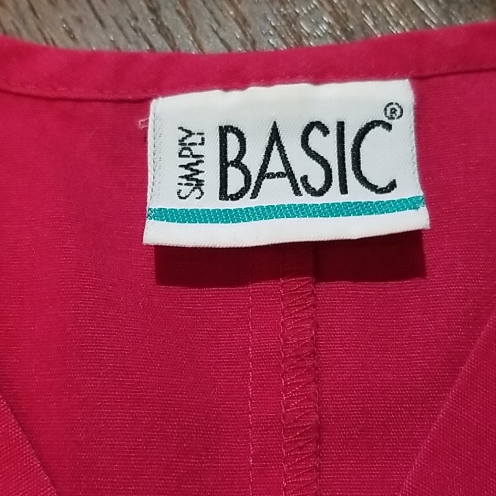 Simply Basic Scrub Top - Picture 3 of 8